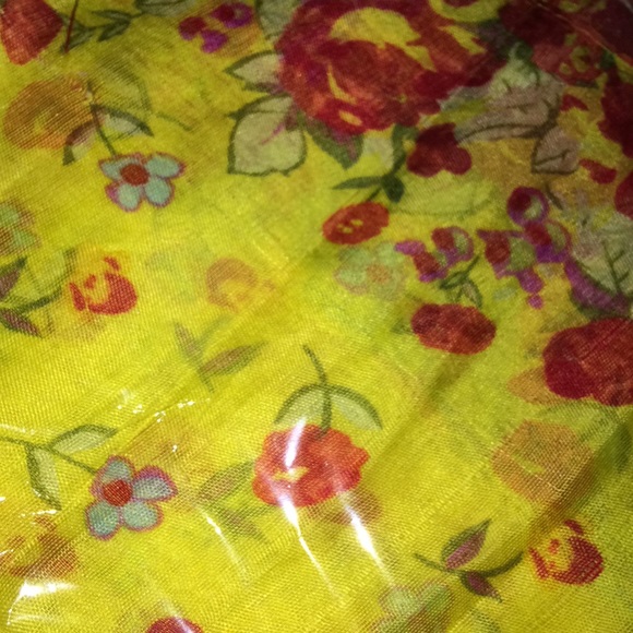 Yellow Floral Wrap Shawl Cotton Scarf - Picture 4 of 4